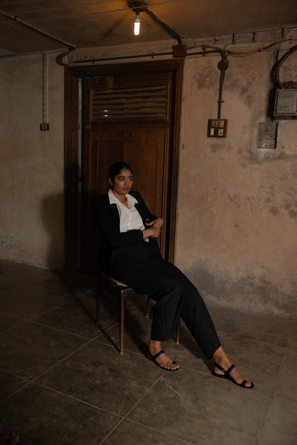 Comfortable black flats for women